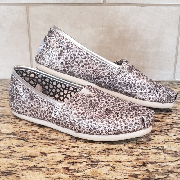 Toms - Picture 6 of 8